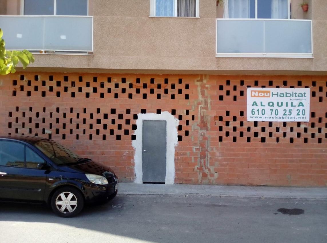 LOCAL COMERCIAL – Montserrat