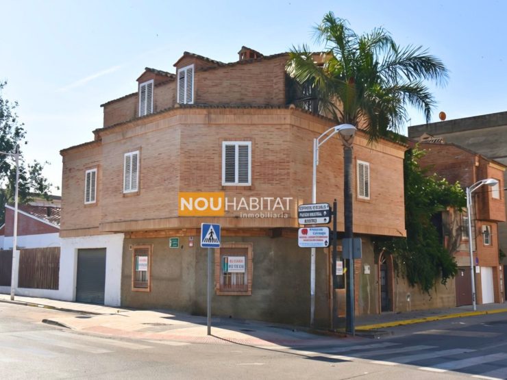 CASA DE PUEBLO-Montserrat