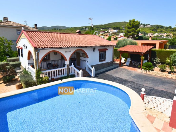 CHALET-Montroi