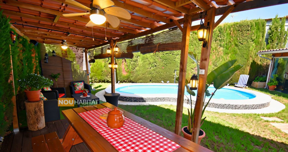 CHALET PAREADO-Montserrat