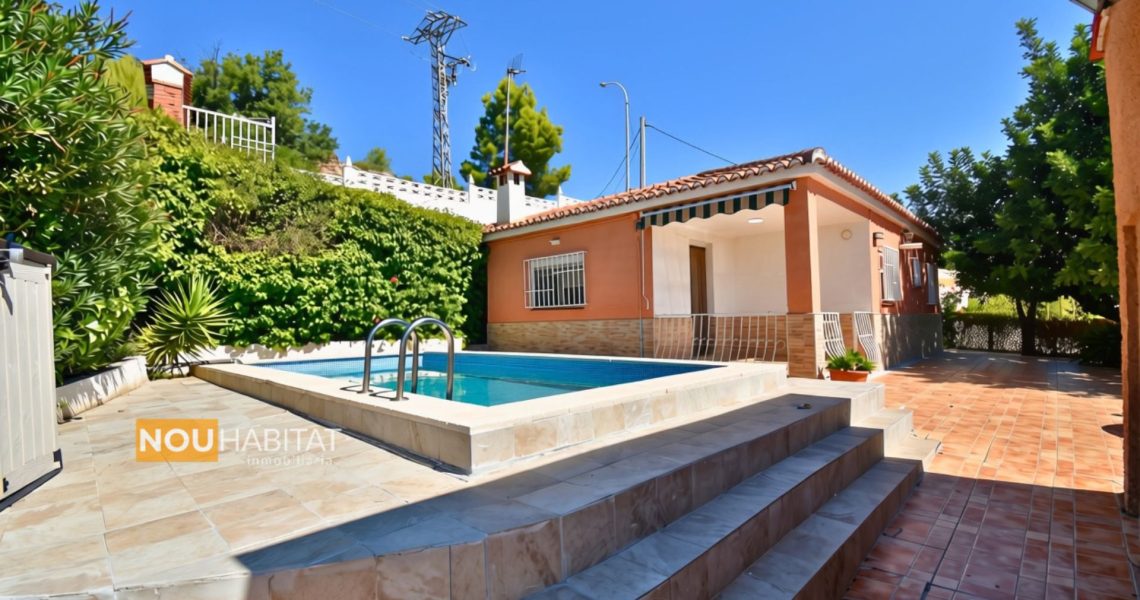 CHALET-Montroi
