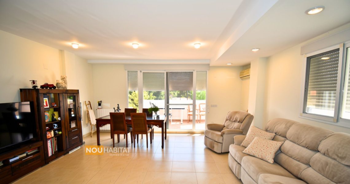 CHALET ADOSADO-Turis